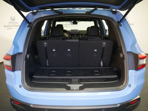 Used 2024 Honda Pilot TrailSport image 6