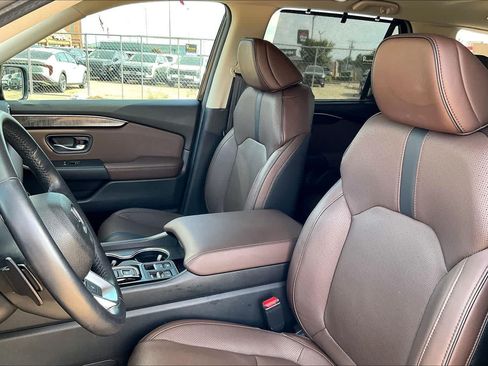 Used 2024 Honda Pilot Elite image 11