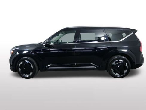 Used 2024 Kia EV9 Land AWD/4WD image 7