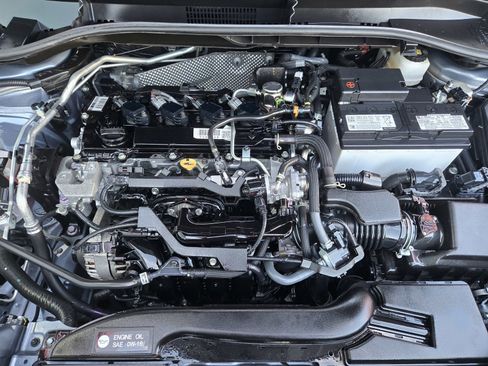 Certified 2023 Toyota Corolla Cross XLE image 24