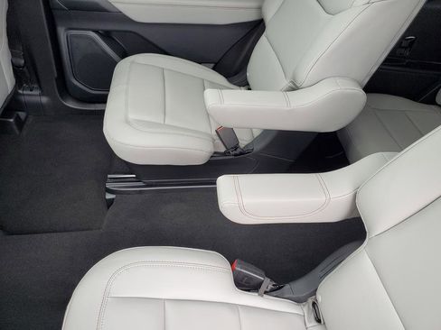 New 2025 Ford Explorer Active w/ Active Comfort Package image 37