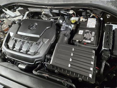 Used 2018 Volkswagen Tiguan SE w/ Panoramic Sunroof Package image 26