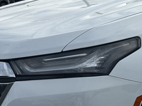 Certified 2024 Chevrolet Traverse LT image 6