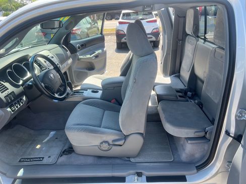 Used 2009 Toyota Tacoma w/ SR5 Package RWD image 11