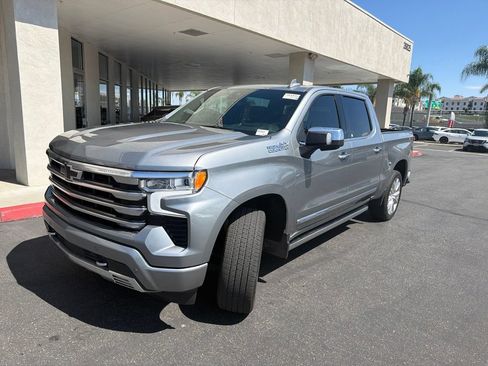 Used 2024 Chevrolet Silverado 1500 High Country w/ High Country Premium Package AWD/4WD image 4