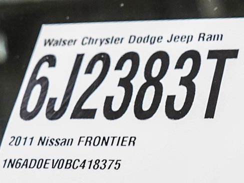 Used 2011 Nissan Frontier PRO-4X w/ Pro-4x Luxury Pkg AWD/4WD image 30