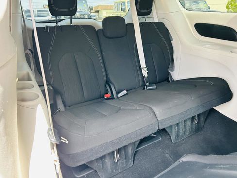 Used 2023 Chrysler Voyager LX FWD image 28