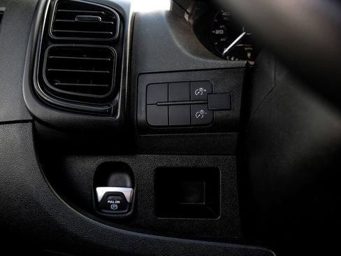 Used 2023 RAM ProMaster 2500 FWD image 25