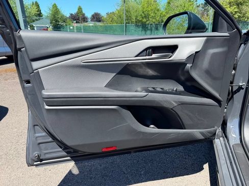 Used 2025 Toyota Camry SE FWD image 12
