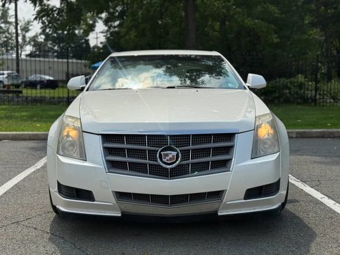 Used 2011 Cadillac CTS Luxury RWD image 2
