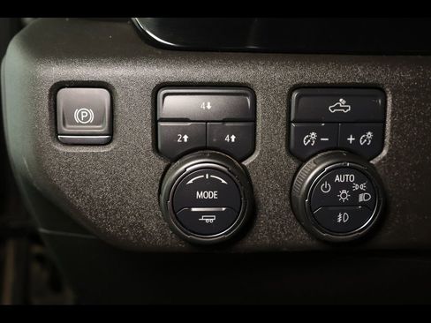 Used 2024 Chevrolet Silverado 2500 LT w/ Convenience Package image 16