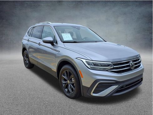 Used 2024 Volkswagen Tiguan SE FWD image 4