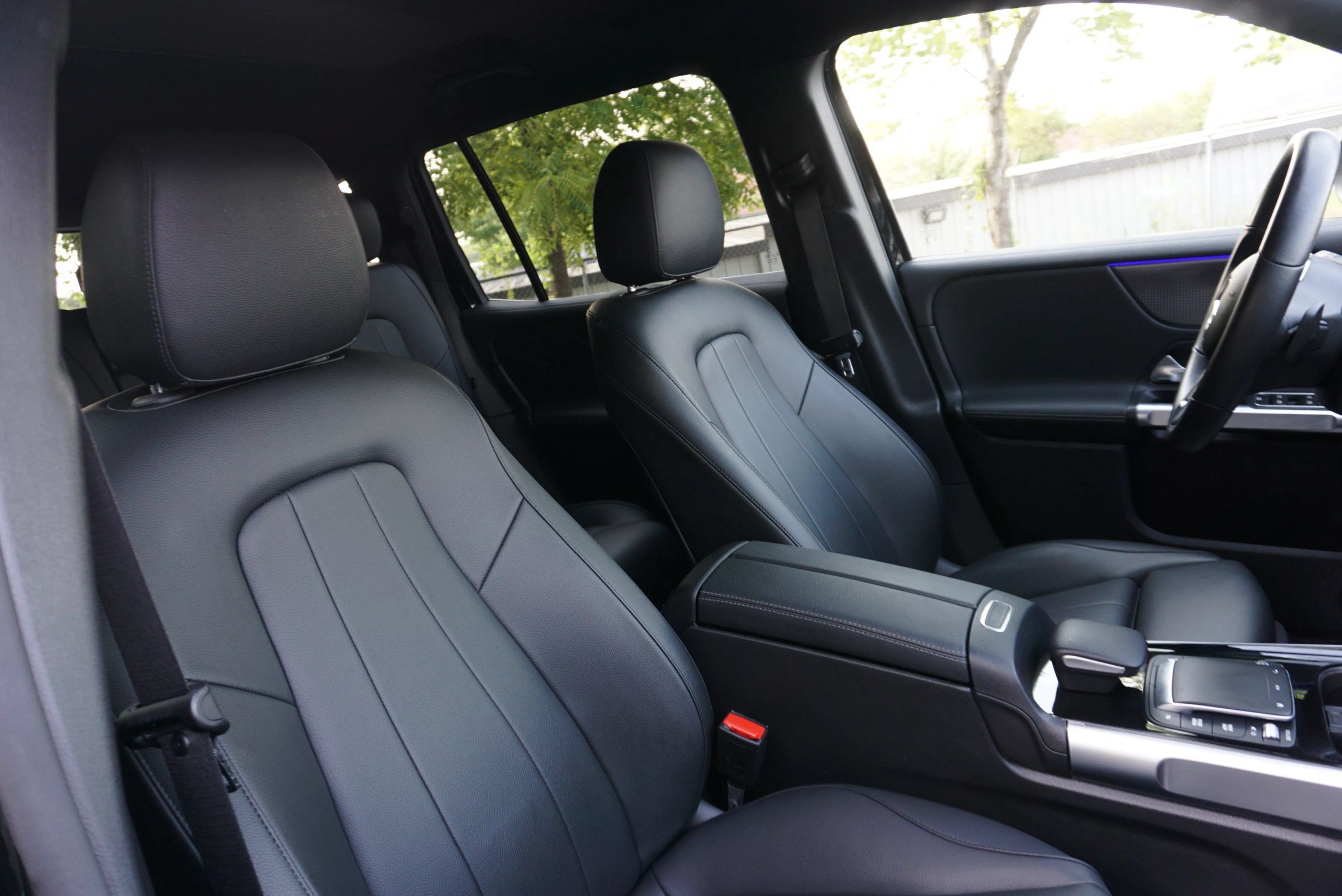 Used 2022 Mercedes-Benz EQB 350 4MATIC w/ Pinnacle Package image 18