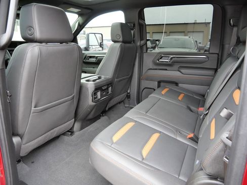 Used 2025 GMC Sierra 2500 AT4 w/ AT4 Premium Plus Package image 27