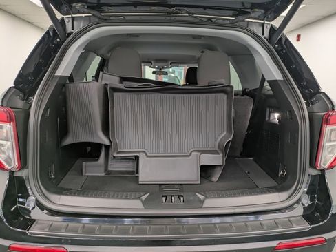 Used 2023 Ford Explorer XLT image 23