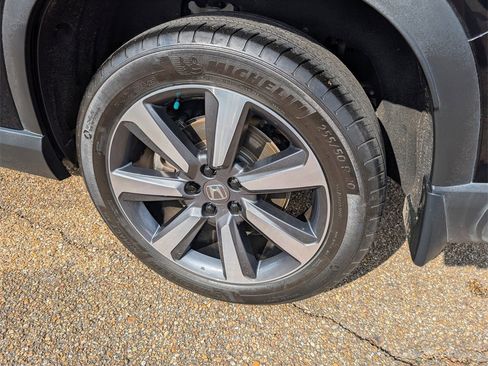 Certified 2025 Honda Pilot Touring image 32