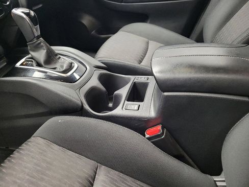 Used 2019 Nissan Rogue SV FWD image 26