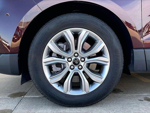 Used 2024 Ford Edge Titanium image 9