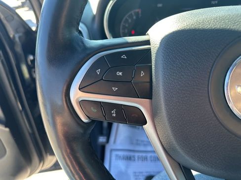 Used 2021 Jeep Grand Cherokee Laredo X image 19