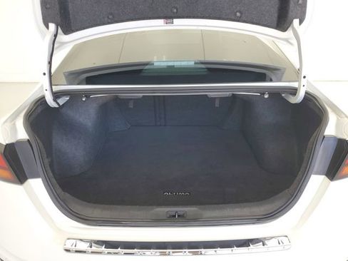 Used 2021 Nissan Altima 2.5 SR FWD image 10