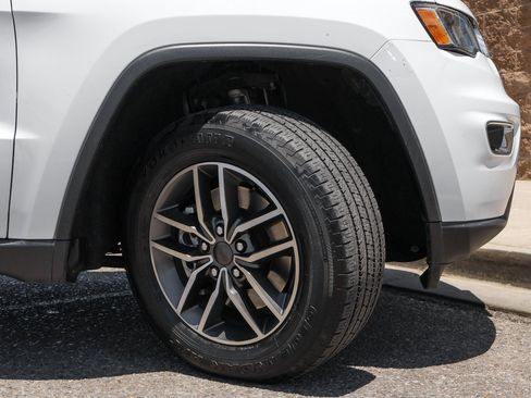 Used 2022 Jeep Grand Cherokee Limited AWD/4WD image 13