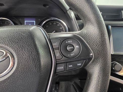 Used 2020 Toyota Camry LE FWD image 19