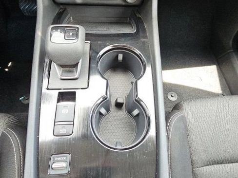 Used 2025 Nissan Rogue SV FWD image 40