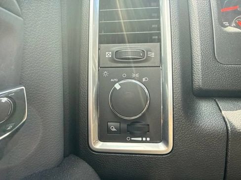 Used 2022 RAM 1500 Classic SLT AWD/4WD image 23