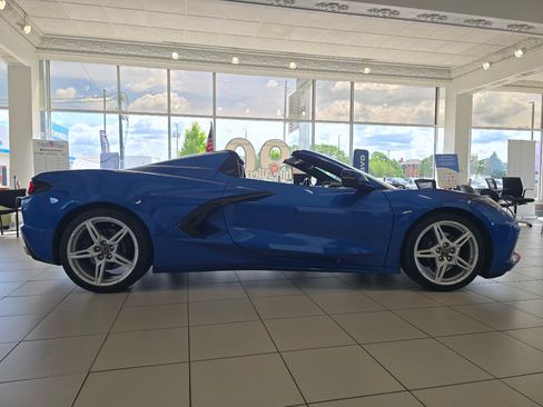 Used 2021 Chevrolet Corvette Stingray Convertible w/ 1LT RWD image 21