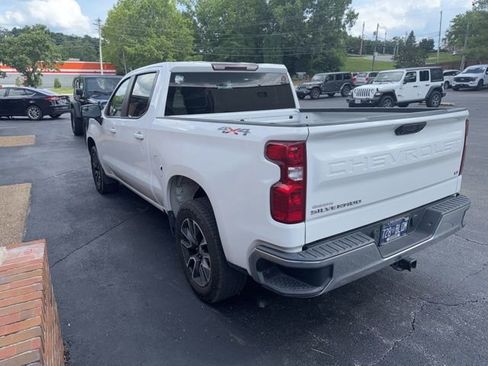 Used 2022 Chevrolet Silverado 1500 LT AWD/4WD image 5