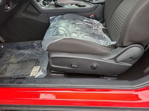 Used 2023 Dodge Challenger SXT image 11