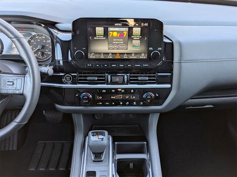 Used 2024 Nissan Pathfinder SL w/ SL Premium Package image 25