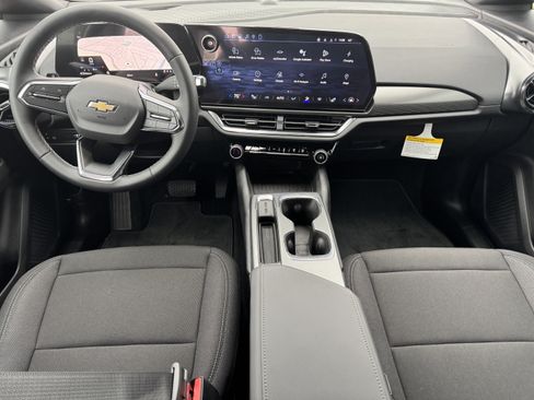 New 2026 Chevrolet Equinox EV LT image 17