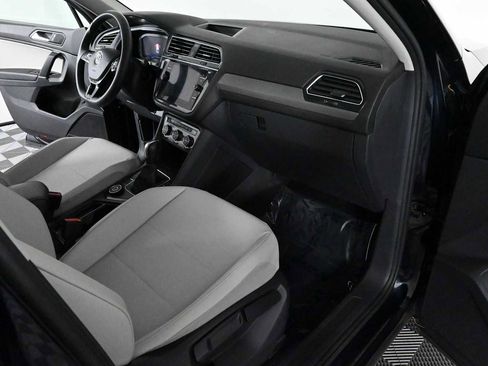 Used 2020 Volkswagen Tiguan SEL AWD/4WD image 11
