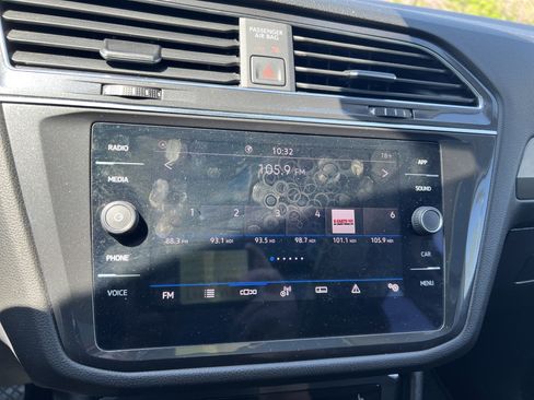 Certified 2023 Volkswagen Tiguan SE w/ Panoramic Sunroof Package image 20