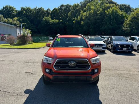 Used 2018 Toyota Tacoma SR5 AWD/4WD image 10