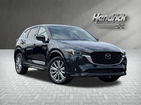 Used 2023 MAZDA CX-5 Signature AWD/4WD image 2