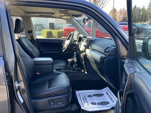 Used 2018 Toyota 4Runner TRD Off-Road Premium image 29