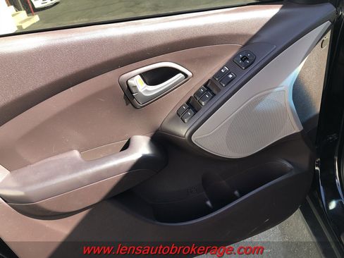 Used 2015 Hyundai Tucson GLS w/ Option Group 02 FWD image 9