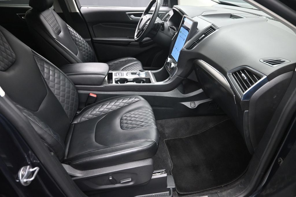 Used 2024 Ford Edge Titanium w/ Equipment Group 301A AWD/4WD image 9