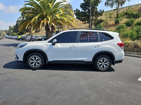 Used 2023 Subaru Forester Premium AWD/4WD image 4