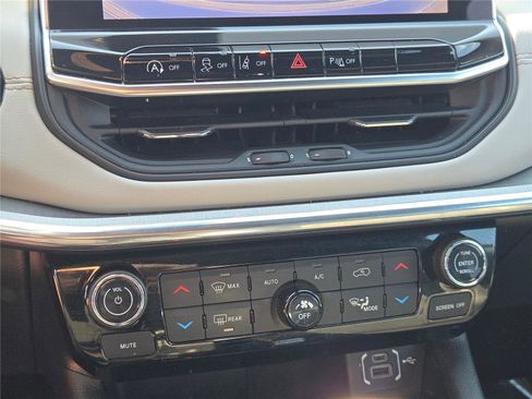 Certified 2023 Jeep Compass Limited AWD/4WD image 31