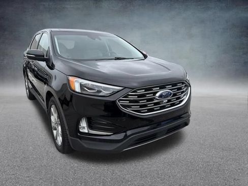 Used 2019 Ford Edge Titanium w/ Equipment Group 301A FWD image 4