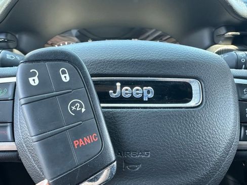 Used 2025 Jeep Compass Trailhawk AWD/4WD image 49