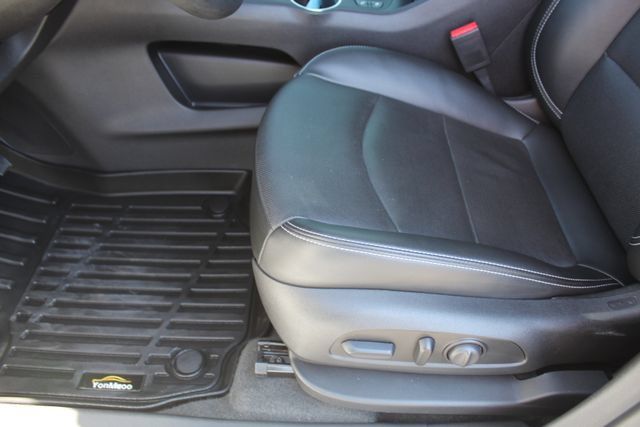 Used 2024 GMC Terrain SLT w/ Infotainment Package II FWD image 40