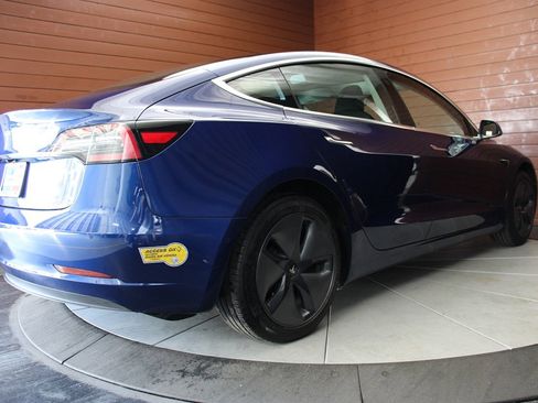 Used 2020 Tesla Model 3 Standard Range Plus image 5