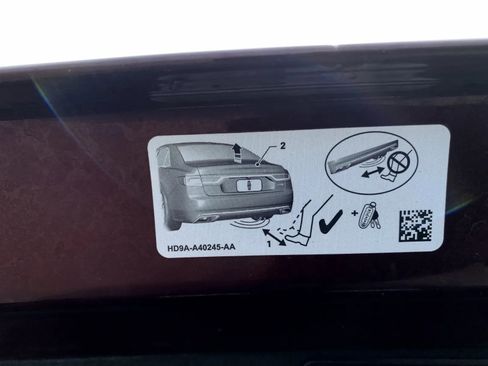 Used 2020 Lincoln Continental w/ Premium Package image 34