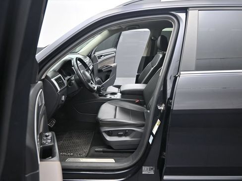 Used 2021 Volkswagen Atlas SE FWD image 10
