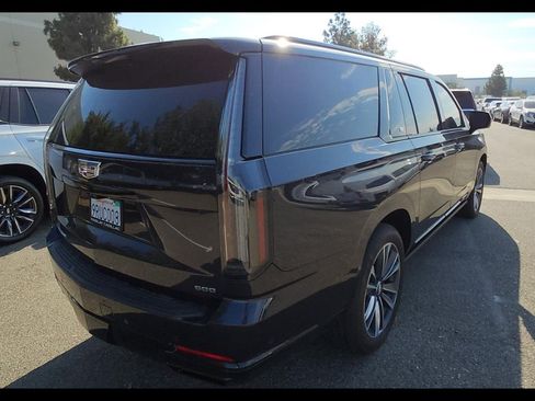 Used 2025 Cadillac Escalade ESV Sport w/ Touring Package AWD/4WD image 22
