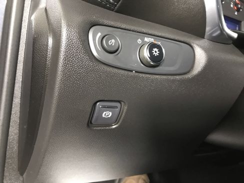 Used 2022 Chevrolet Blazer LT image 43